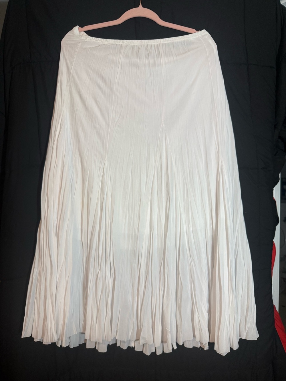 Women's White Pleated A-Line Maxi Skirt